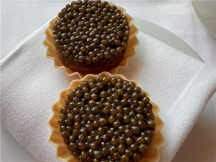 beef tartare with caviar